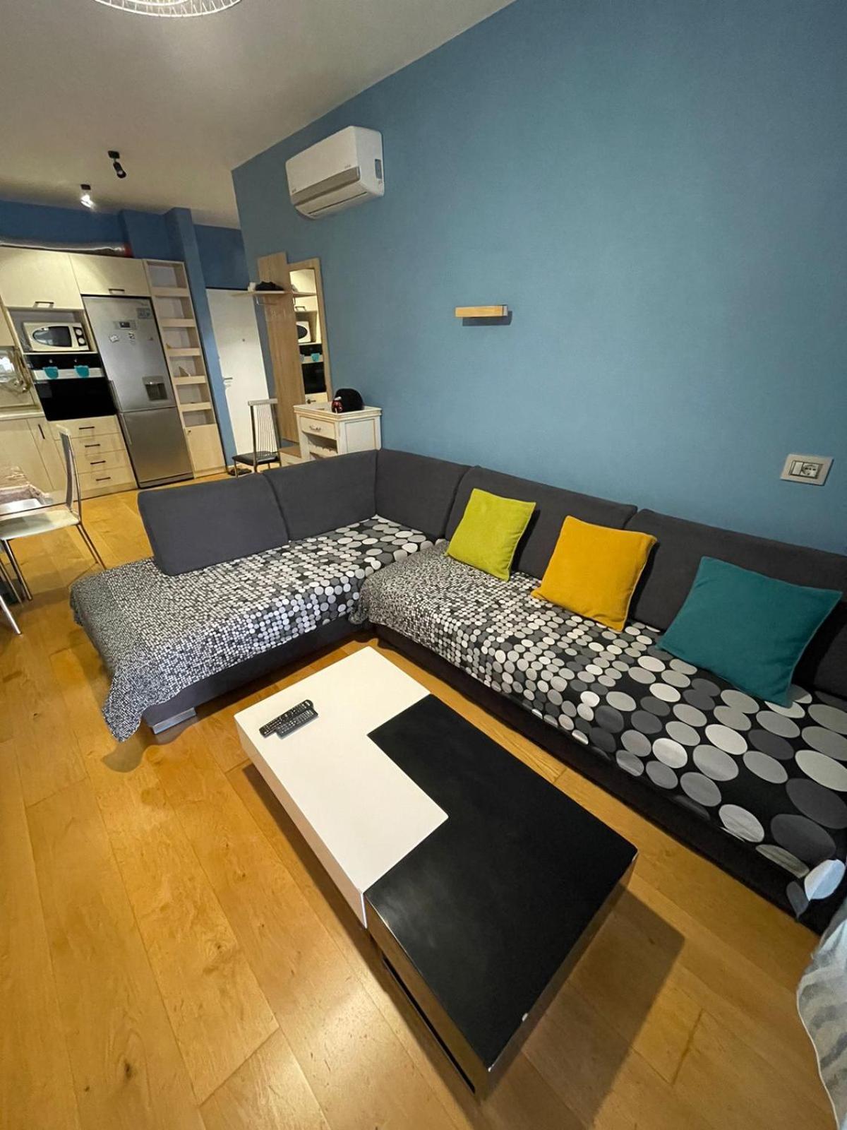 I&s 1 Apartment