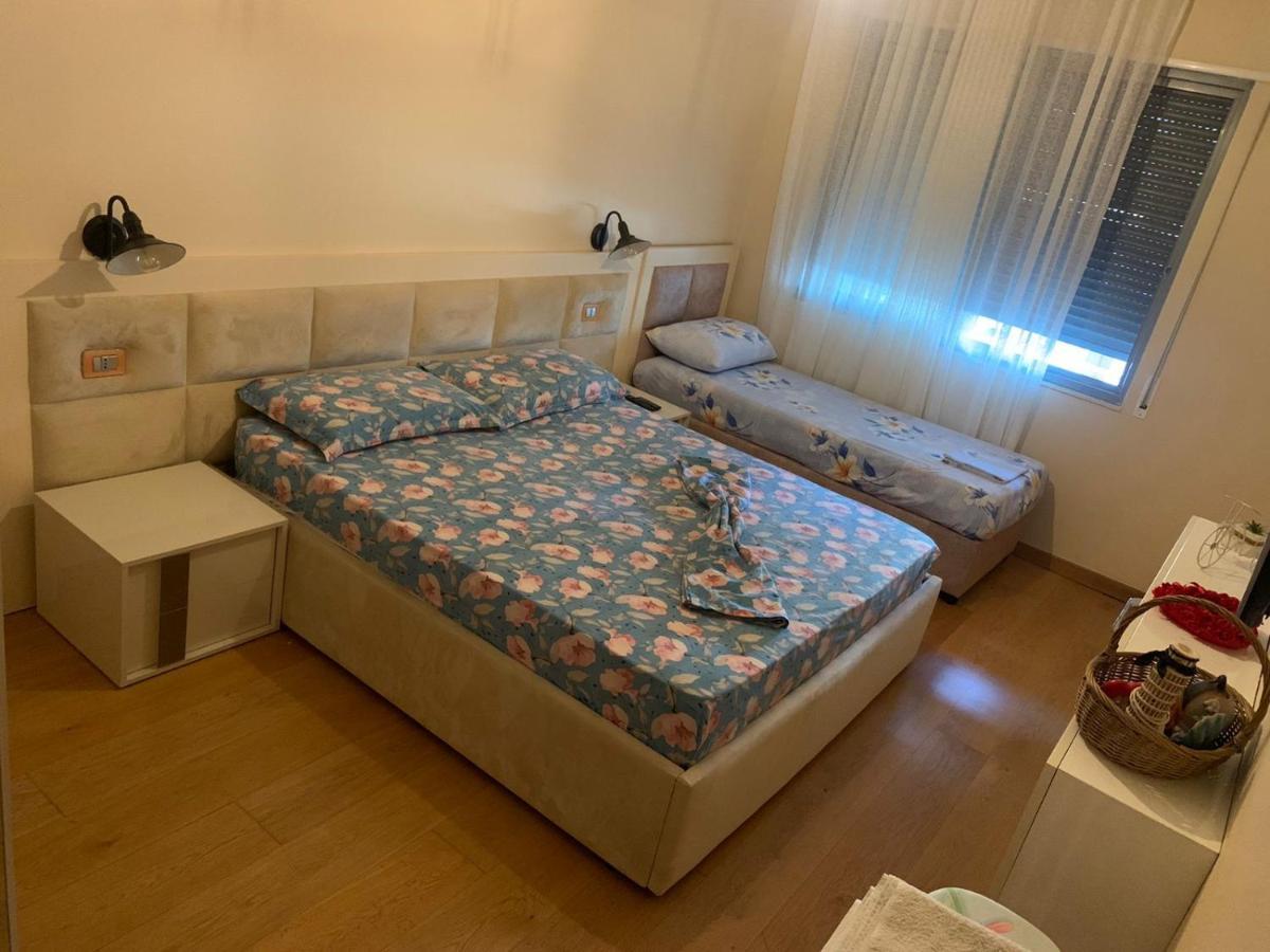 Apartment I&s 1 *